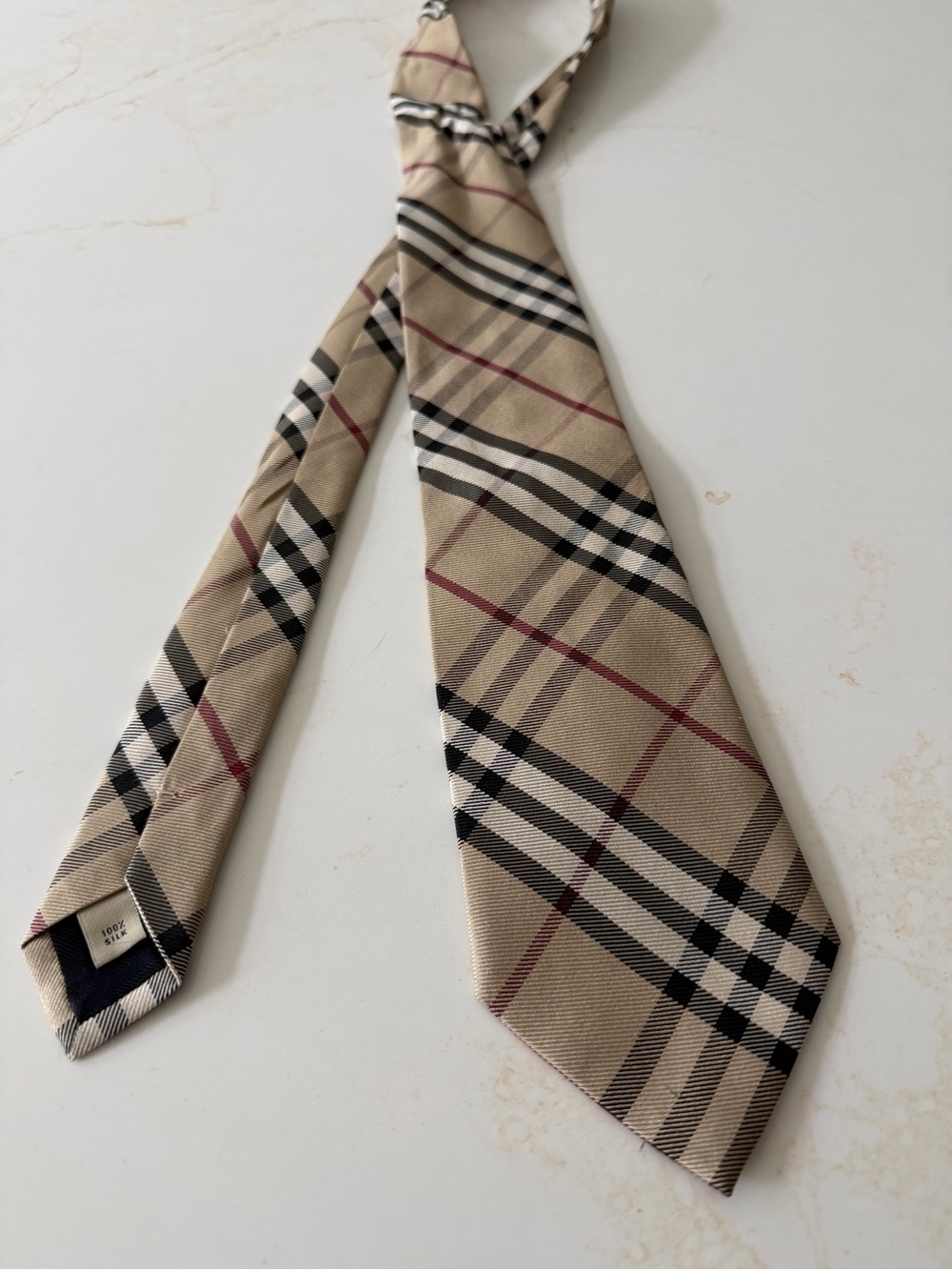 Burberry iconic pattern tie - 100% silk